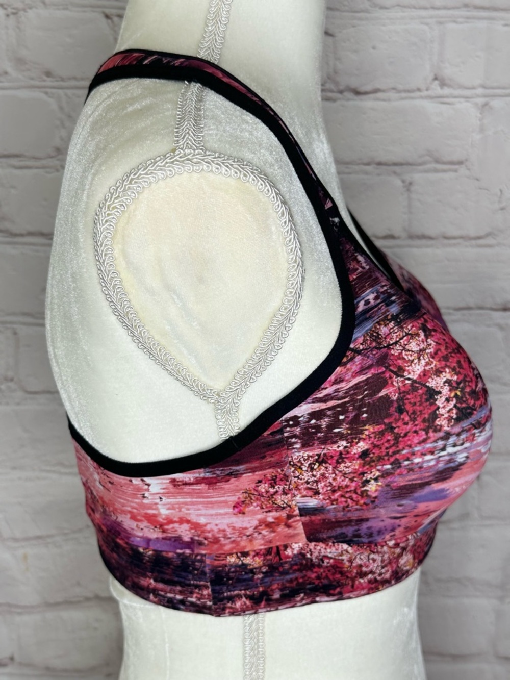 Lululemon Speed Up Bra Dahliascape Multi / Black - Picture 4 of 9